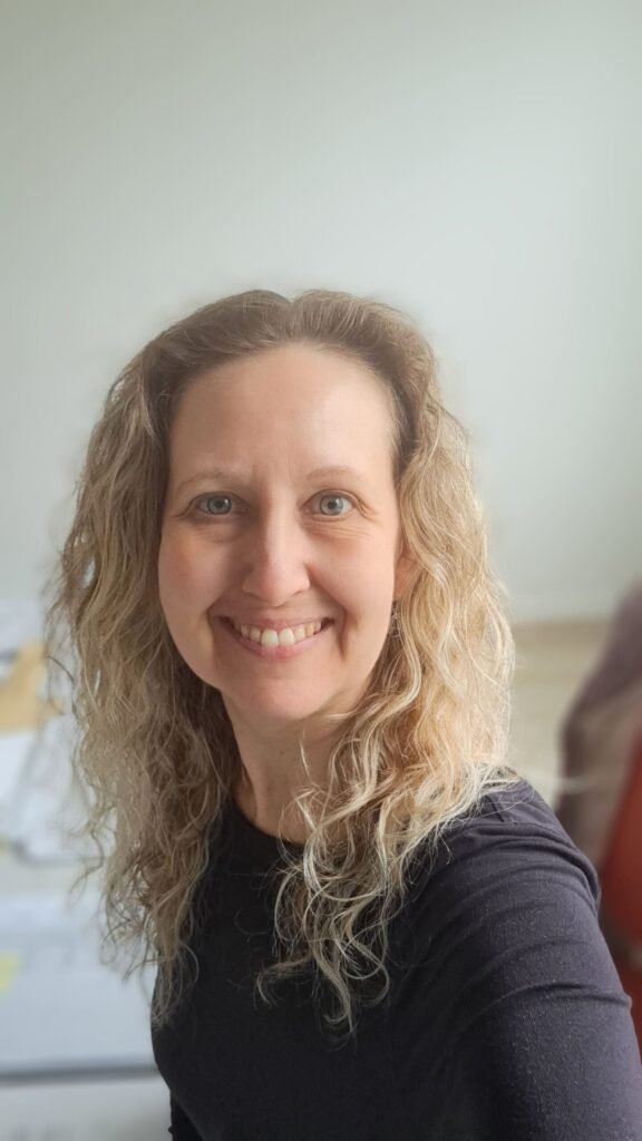 Saskia im Büro