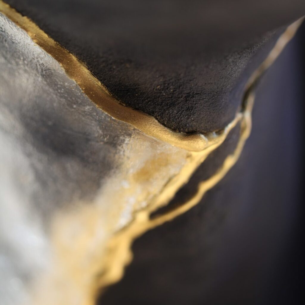 Kintsugi Scherben Gold Verletzlichkeit